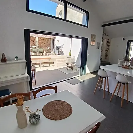 La Maison De Jeanne - Maison Familiale Atypique *